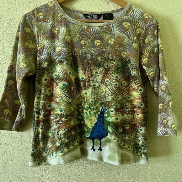 Vintage Tops - - Vintage Peacock Cropped Top!!